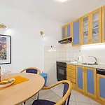 In Your Pocket For 4 Person דירה ספליט