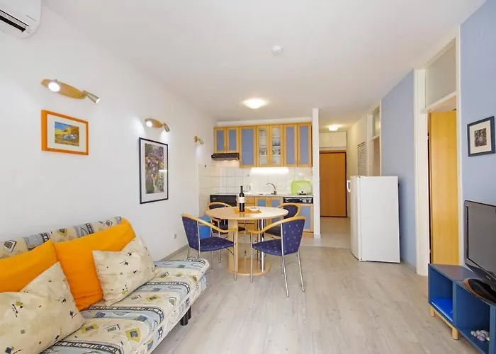 Apartment In Your Pocket For 4 Person Split